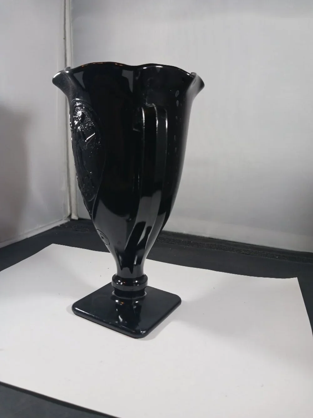 Vintage L. E. Smith Black Amethyst Glass Trophy Vase